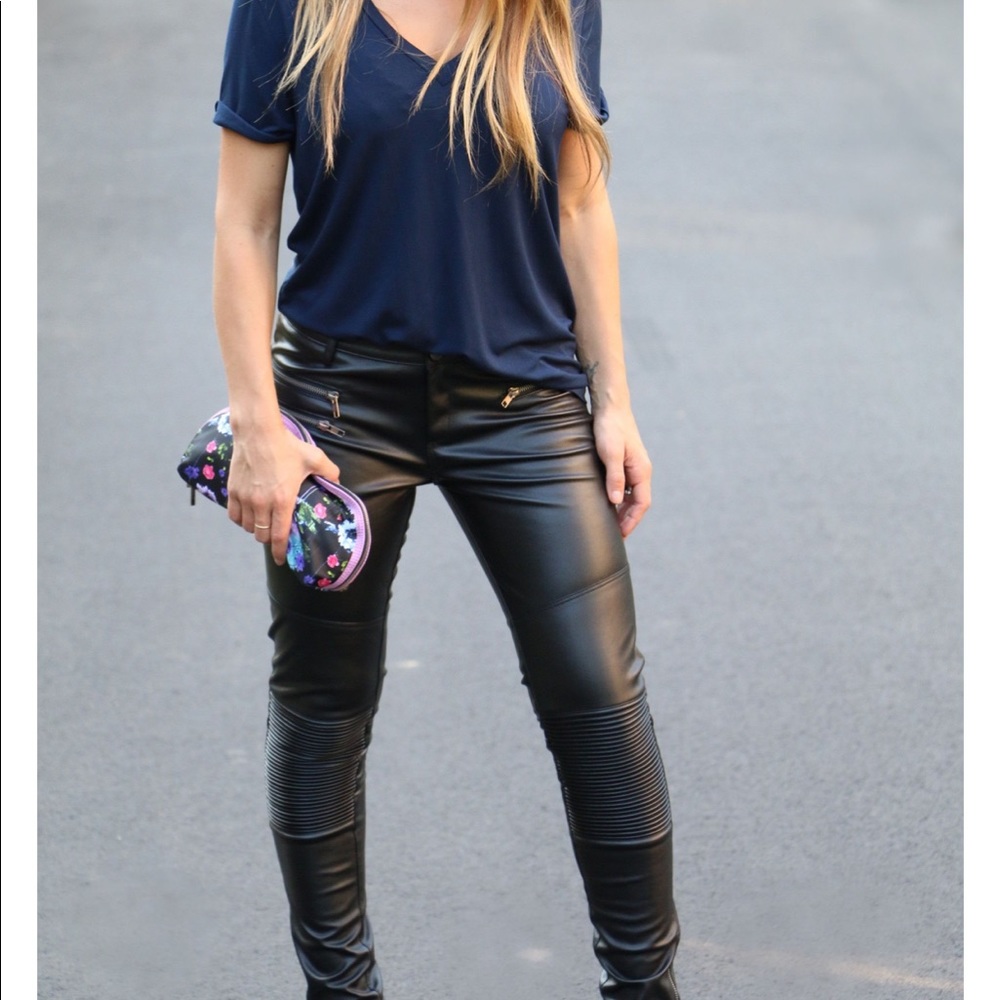 Jessie James Decker Kittenish Black Moto Leggings